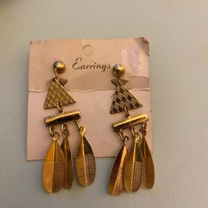 Vintage gold tone clip on earrings